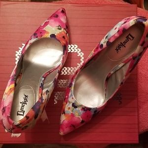 Women's shoes